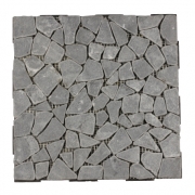 Eine Fliese aus Naturstein Mosaik wird abgebildet